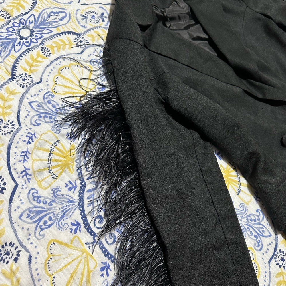 Blazer - Picture 3 of 5